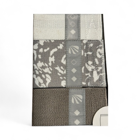 Marika Resistance Bands in Gray and Black - Picture 4 of 5